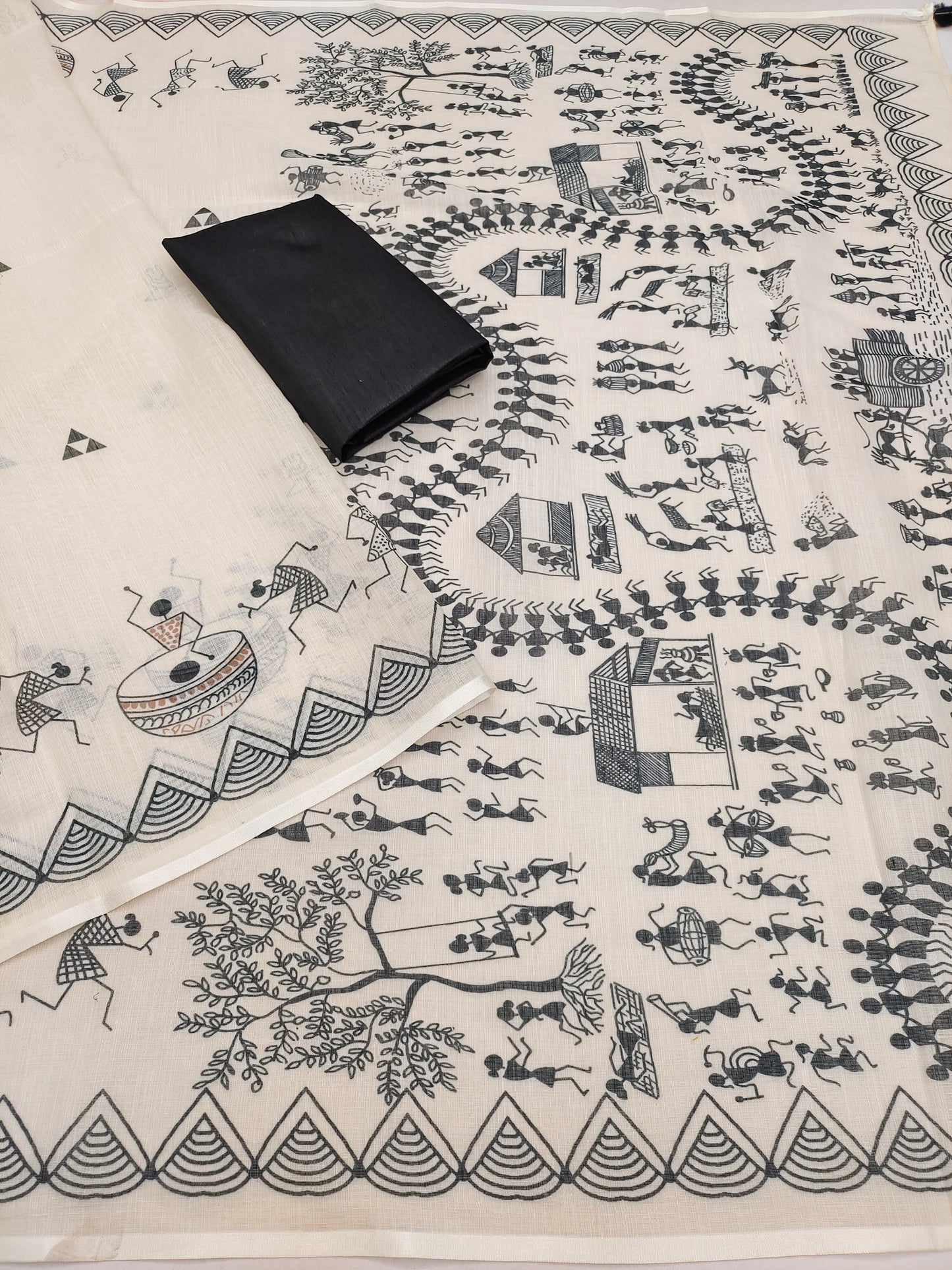 Artistic Off-White Linen Saree with Warli Festival Story & Tribal Dance Pallu
