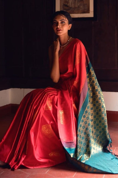 Lissome Red Soft Silk Saree With Luxuriant Blouse Piece
