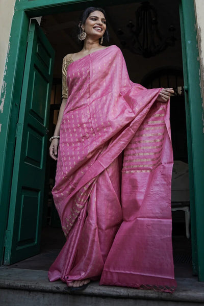 Gossamer Pink Soft Silk Saree With Blooming Blouse Piece