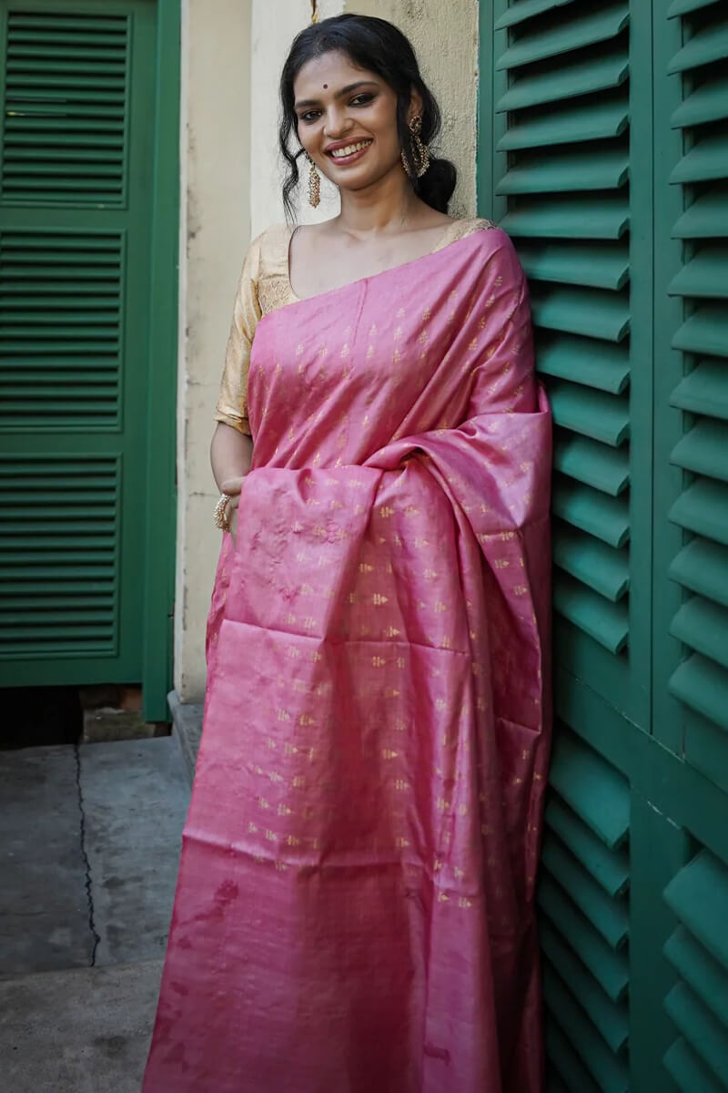 Gossamer Pink Soft Silk Saree With Blooming Blouse Piece