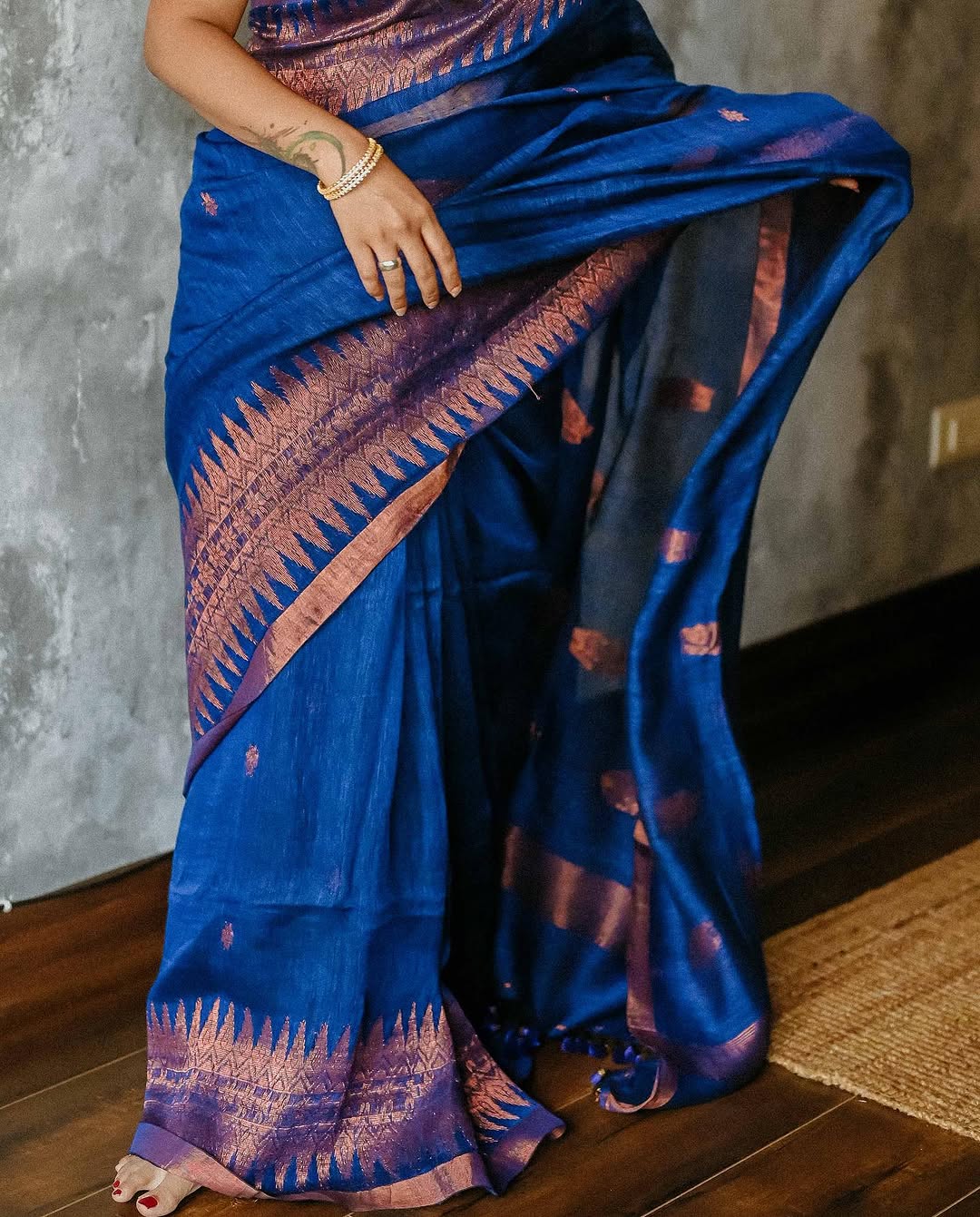 Improbable Royal Blue Cotton Silk Saree With Fragrant Blouse Piece
