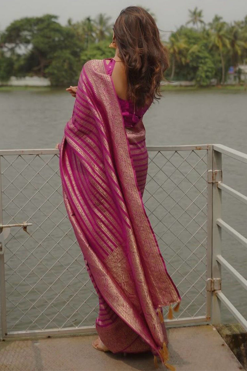 Incomparable Magenta Soft Silk Saree With Resonant Blouse Piece