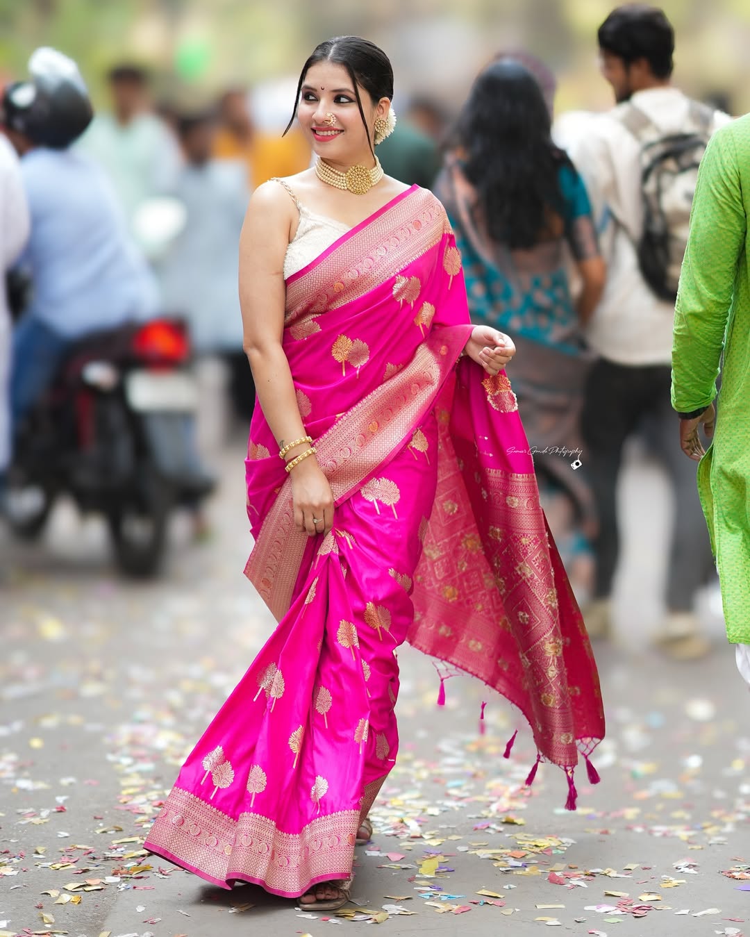 Nemesis Dark Pink Soft Silk Saree With Fugacious Blouse Piece