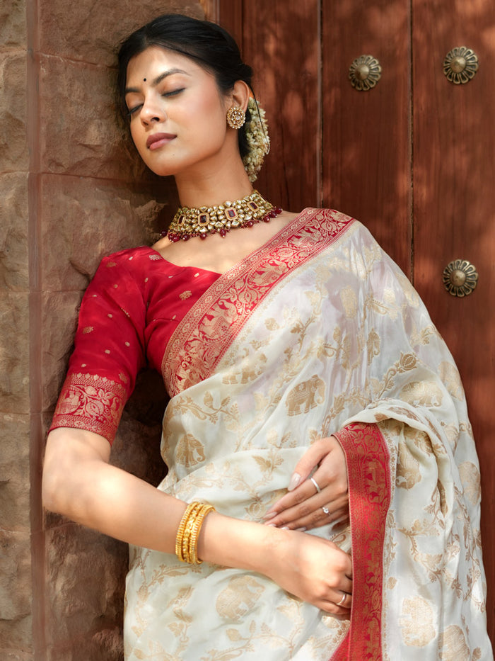 Delectable Beige Soft Silk Saree With Smashing Blouse Piece