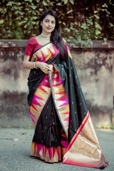 Vestigial Black Soft Silk Saree With Fragrant Blouse Piece