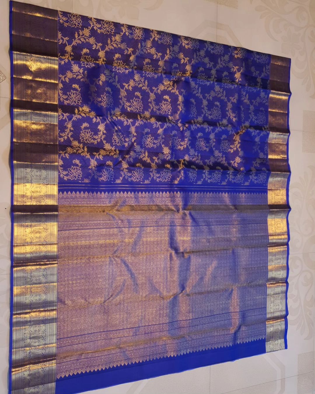 Mesmerising Royal Blue Soft Banarasi Silk Saree With Evocative Blouse Piece