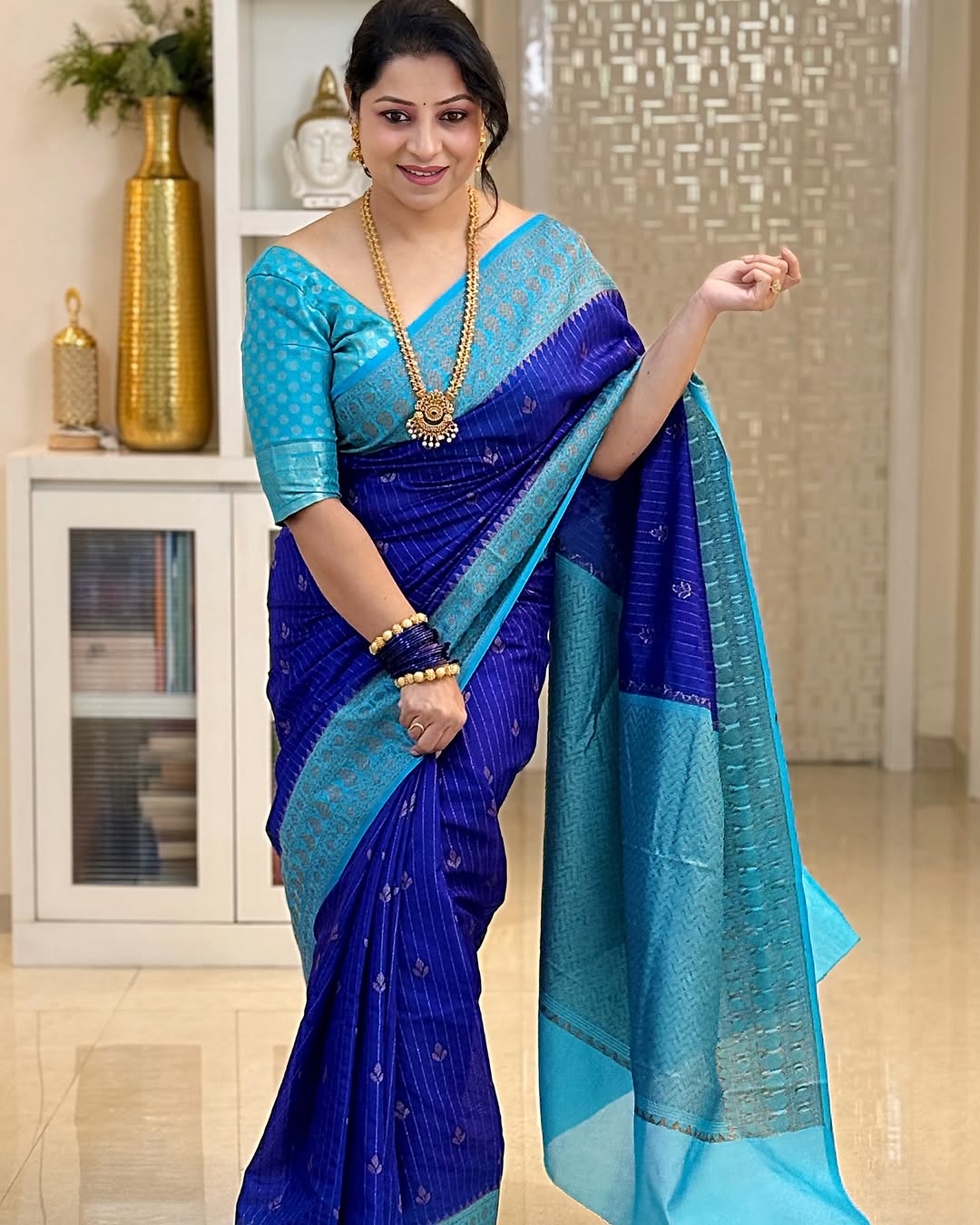 Skinny Blue Soft Silk Saree With Designer Blouse Piece