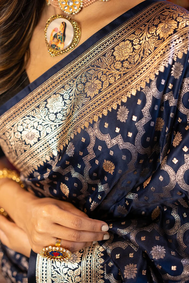 Exemplary Navy Blue Soft Banarasi Silk Saree With Panoply Blouse Piece