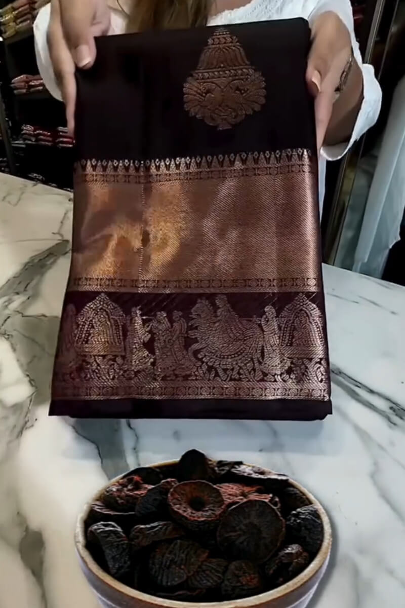 Trendy Purple Soft Banarasi Silk Saree With Forbearance Blouse Piece