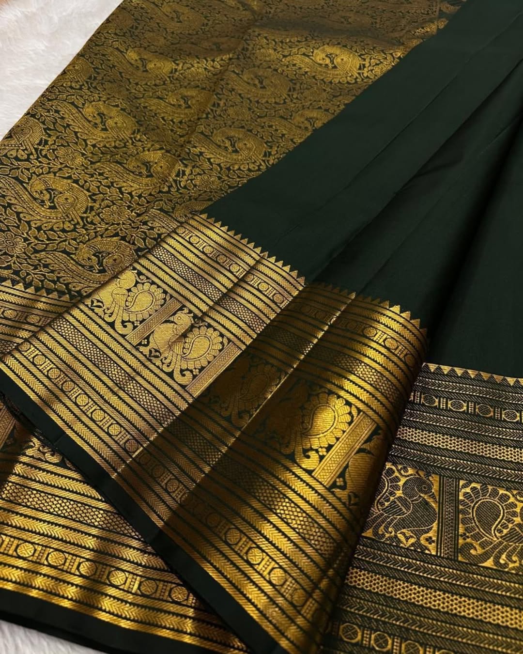 Ephemeral Dark Green Soft Banarasi Silk Saree With Amiable Blouse Piece