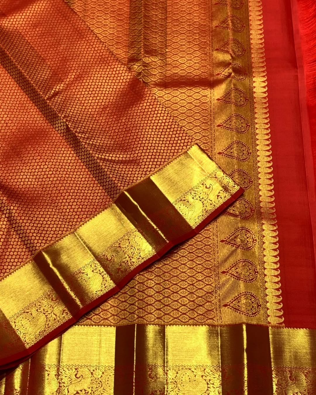 Sumptuous Red Soft Banarasi Silk Saree With Bewitching Blouse Piece