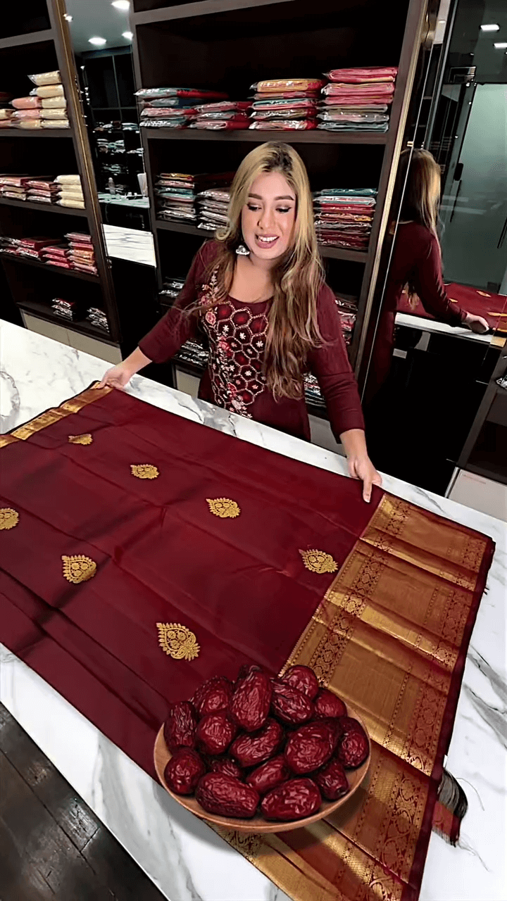 Eclat Maroon Soft Banarasi Silk Saree With Flameboyant Blouse Piece