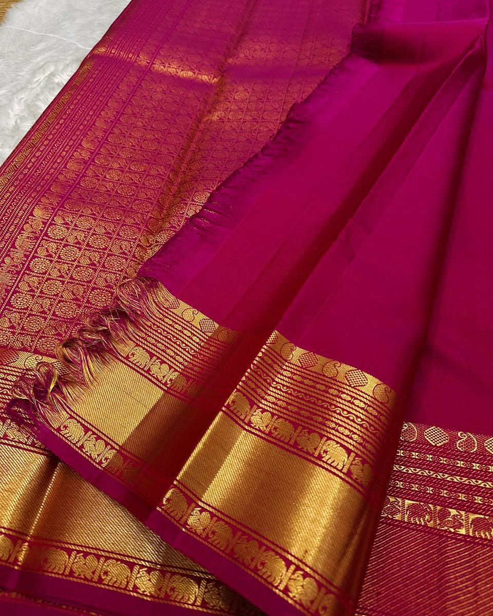 Stunning Dark Pink Soft Banarasi Silk Saree With Alluring Blouse Piece