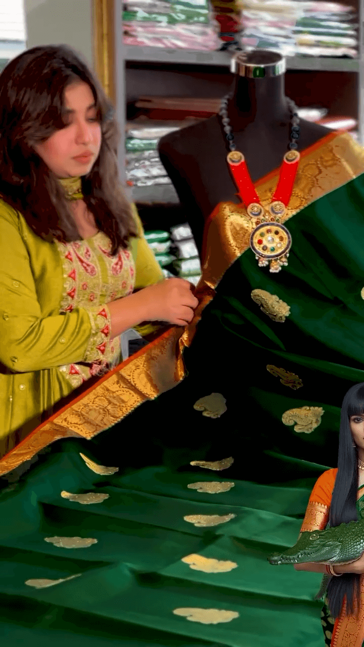 Impressive Dark Green Soft Banarasi Silk Saree With Lovely Blouse Piece