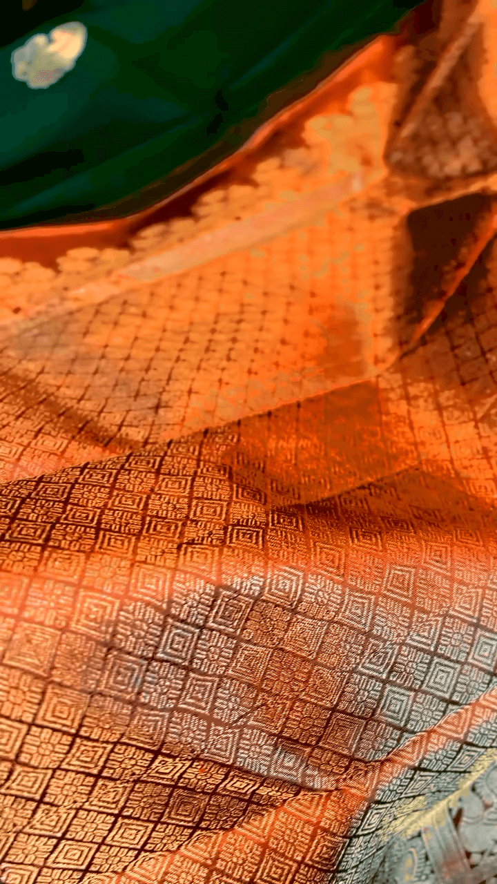 Impressive Dark Green Soft Banarasi Silk Saree With Lovely Blouse Piece