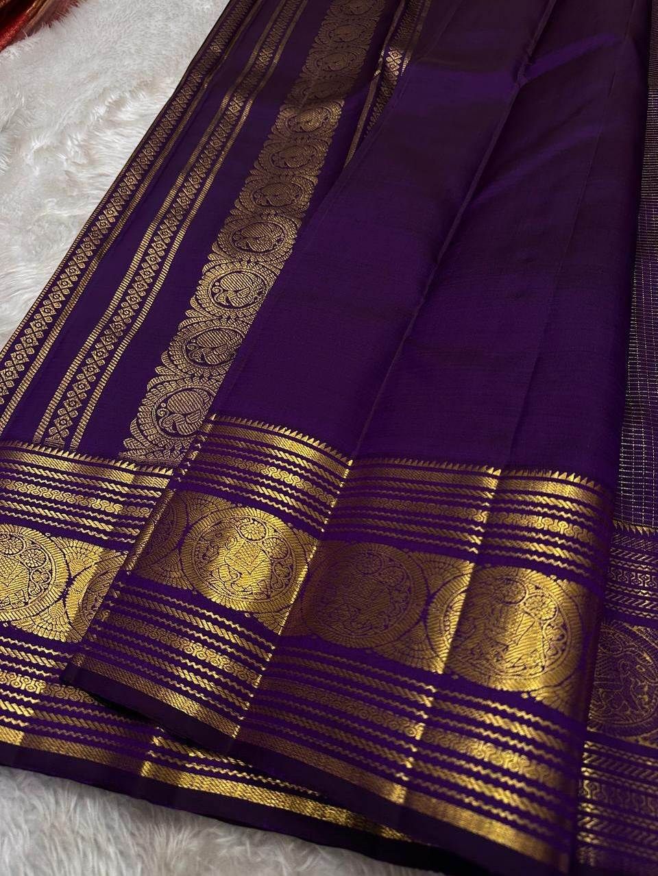 Profuse Purple Soft Banarasi Silk Saree With Evanescent Blouse Piece