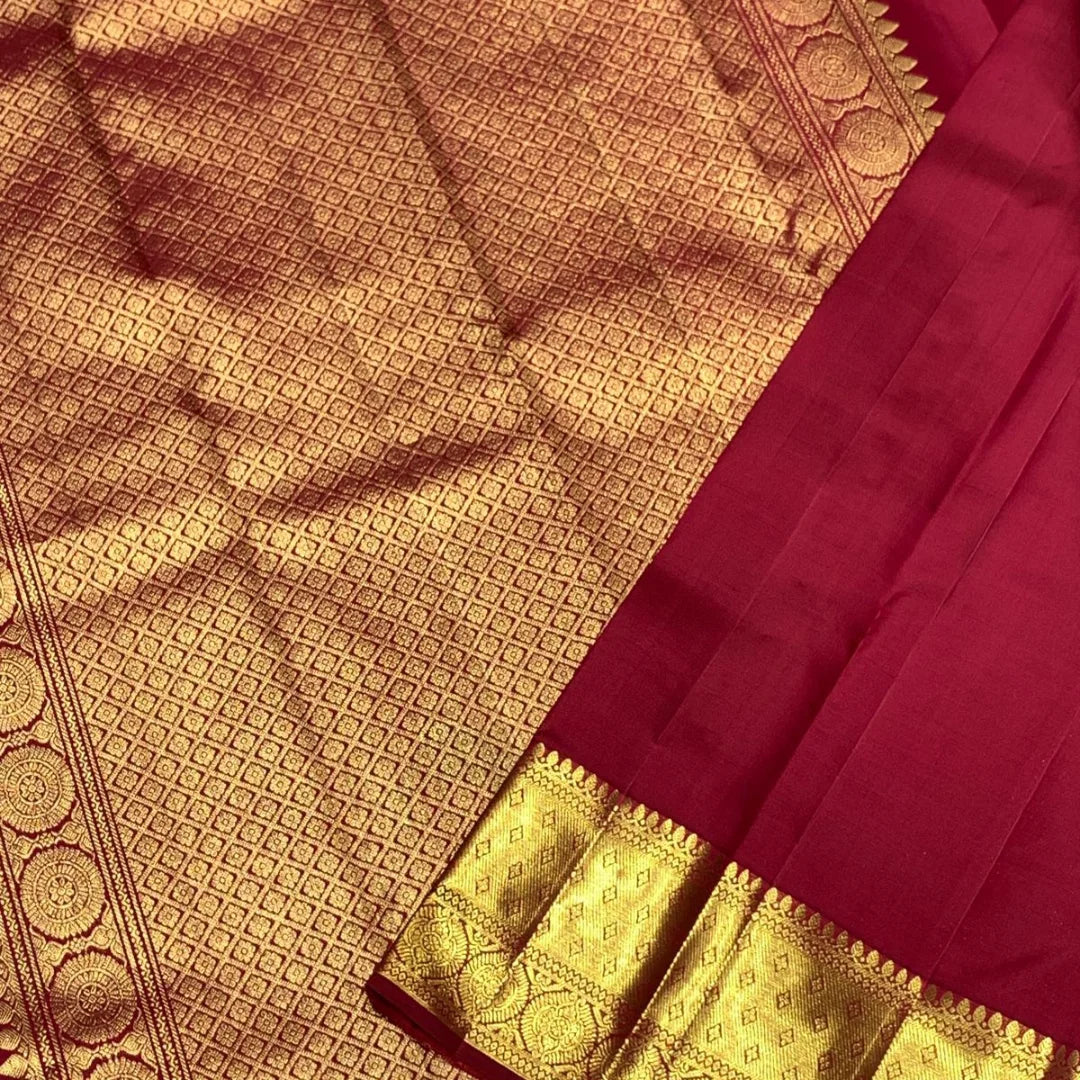 Admirable Red Soft Banarasi Silk Saree With Exquisite Blouse Piece