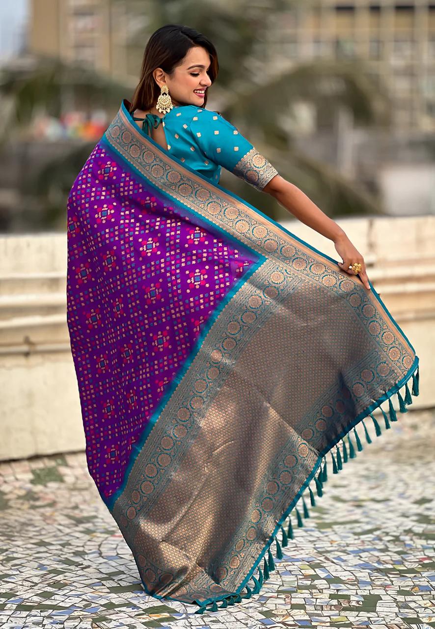 Engrossing Purple Soft Silk Saree With Marvellous Blouse Piece