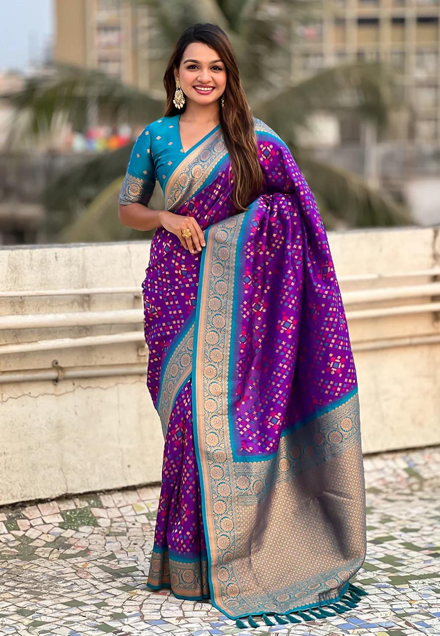 Engrossing Purple Soft Silk Saree With Marvellous Blouse Piece