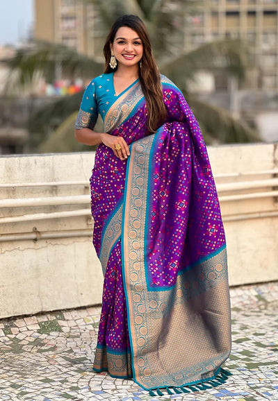 Engrossing Purple Soft Silk Saree With Marvellous Blouse Piece