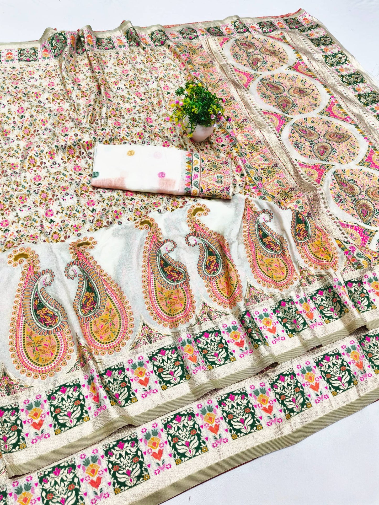 Stunner Beige Nylon Dola Pashmina Saree With Fragrant Blouse Piece