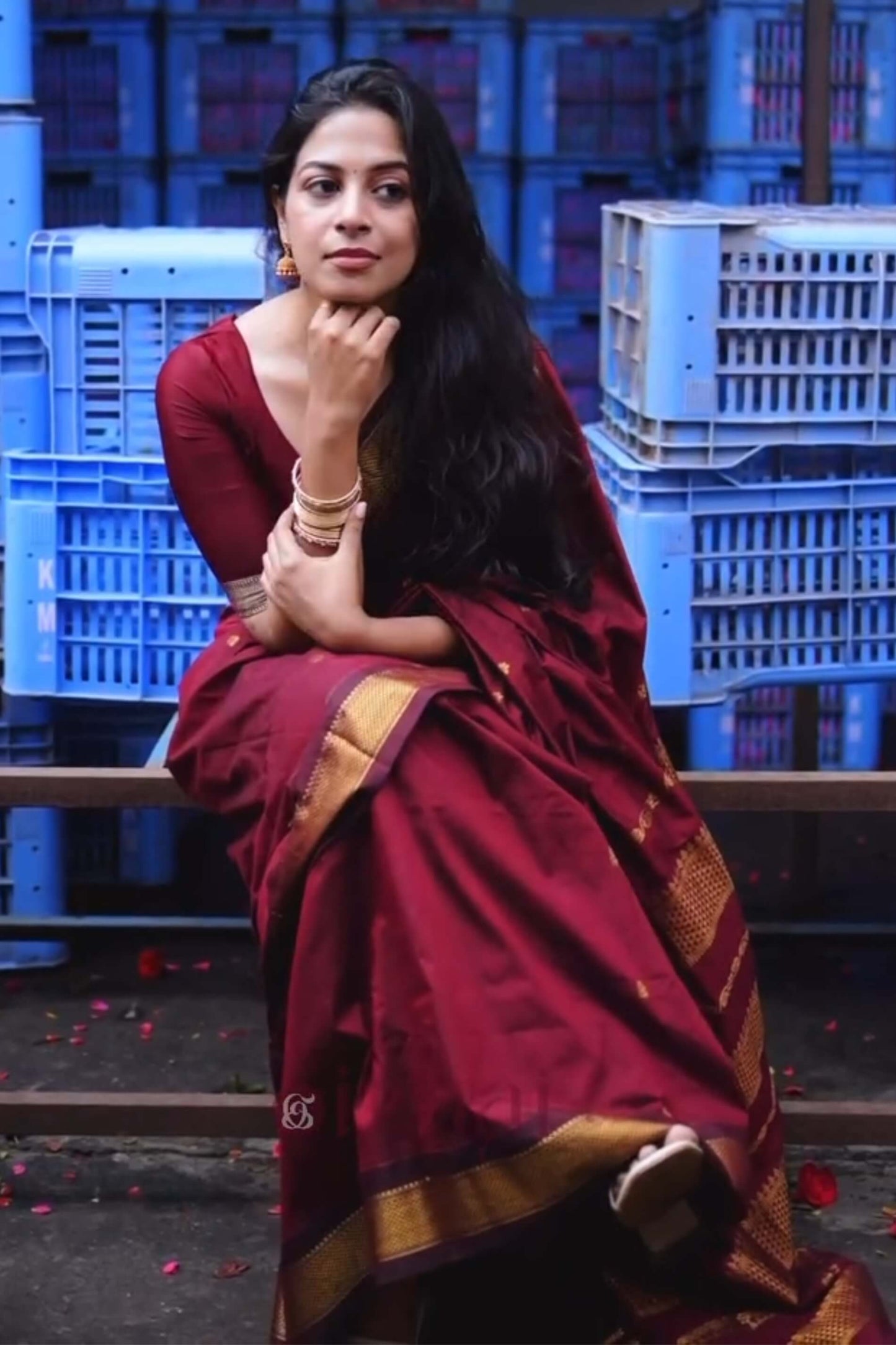 Hypnotic Maroon Soft Silk Saree With Scrupulous Blouse Piece