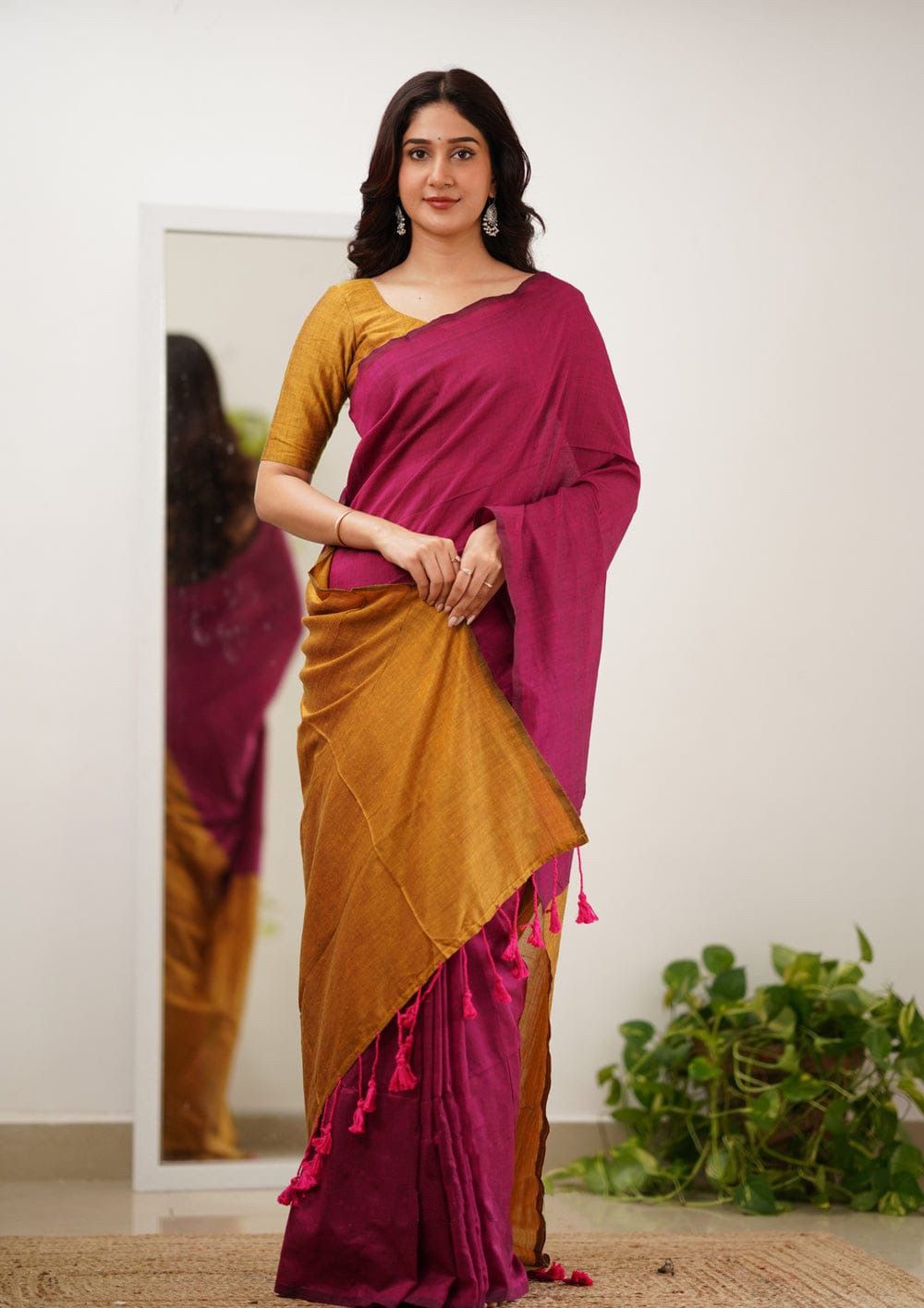 Bucolic Dark Pink Cotton Silk Saree With Ethnic Blouse Piece