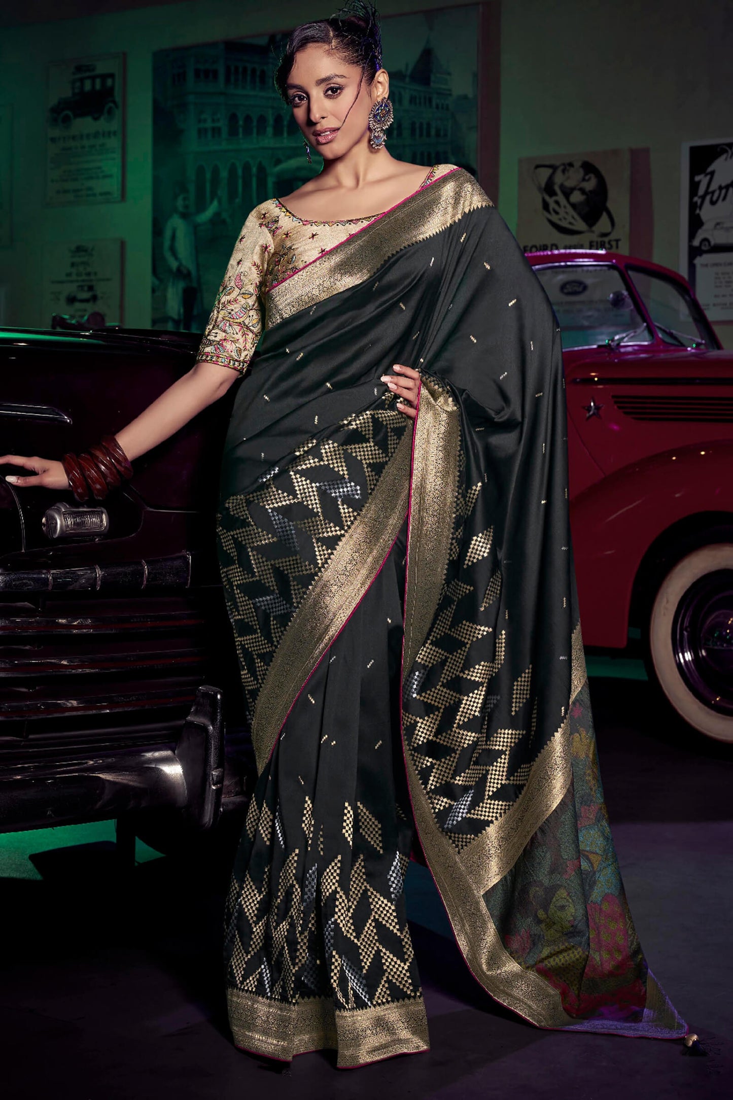Prominent Black Soft Banarasi Silk Saree With Supernal Blouse Piece