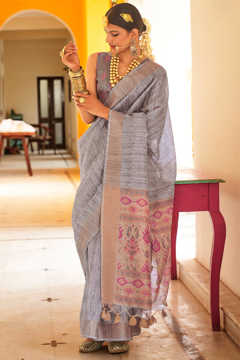 Luxuriant Grey Cotton Silk Saree With Comely Blouse Piece