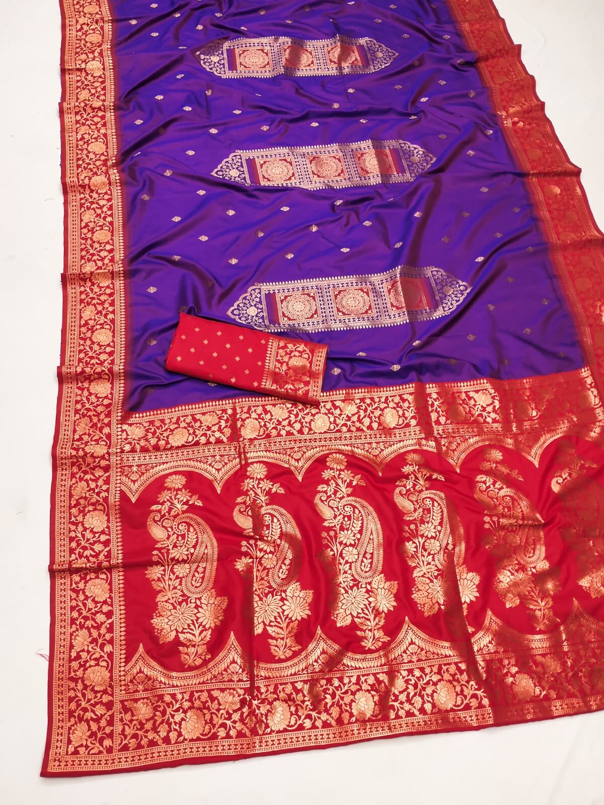 Excellent Royal Purple Soft Banarasi Silk Saree With Desiring Blouse Piece