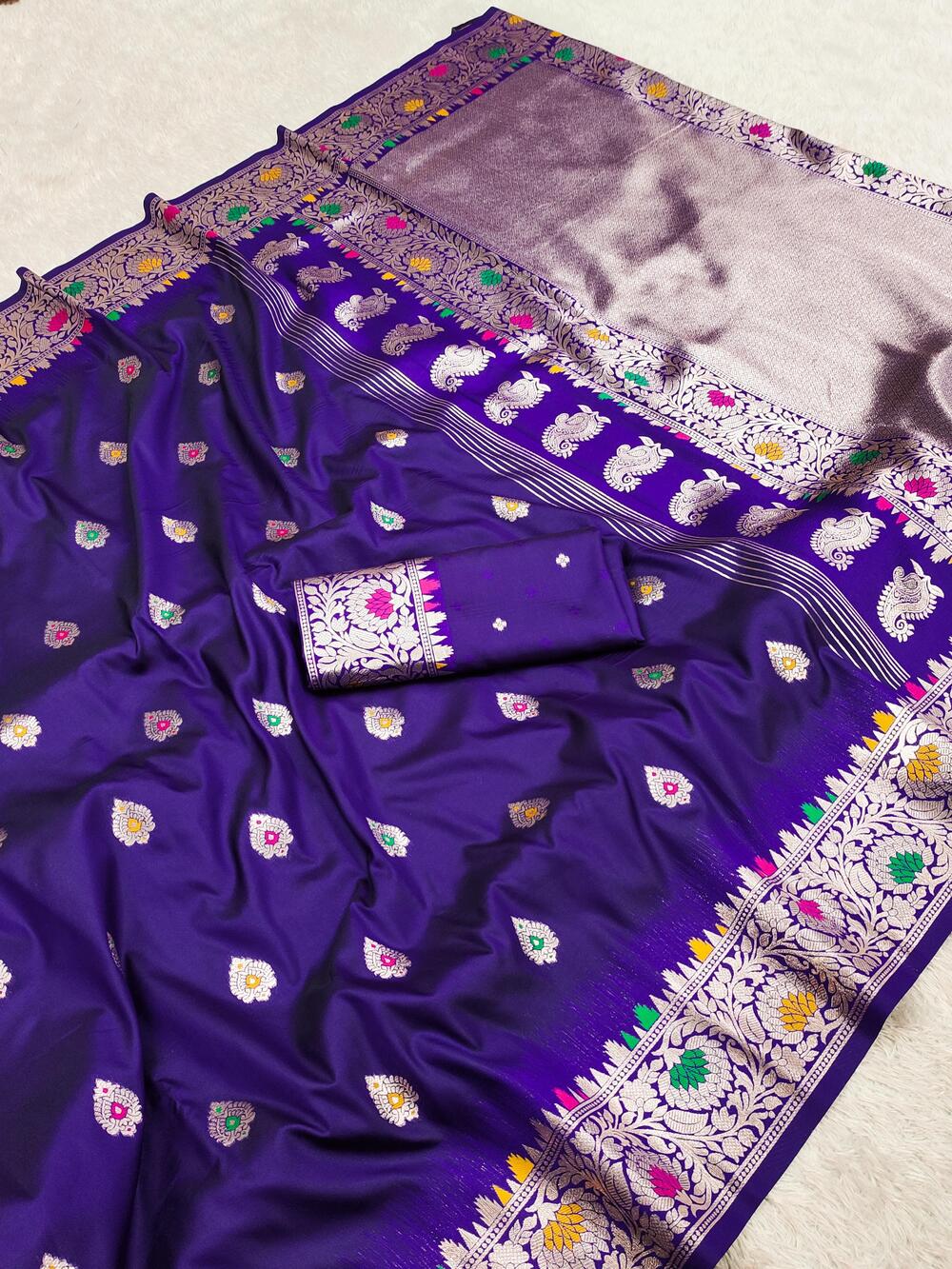 Adorning Royal Blue Soft Banarasi Silk Saree With Scrupulous Blouse Piece