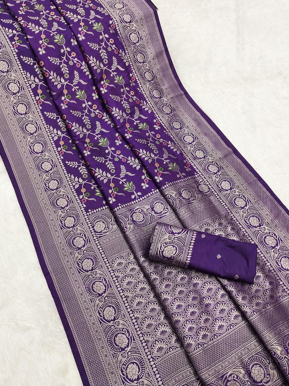 Outstanding Purple Soft Banarasi Silk Saree With Unique Blouse Piece