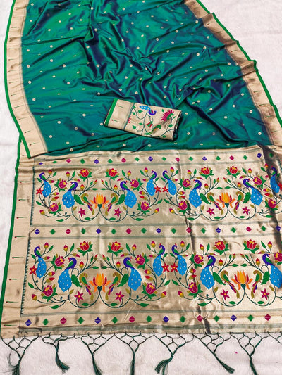 Pleasurable Rama Paithani Silk Saree With Alluring Blouse Piece