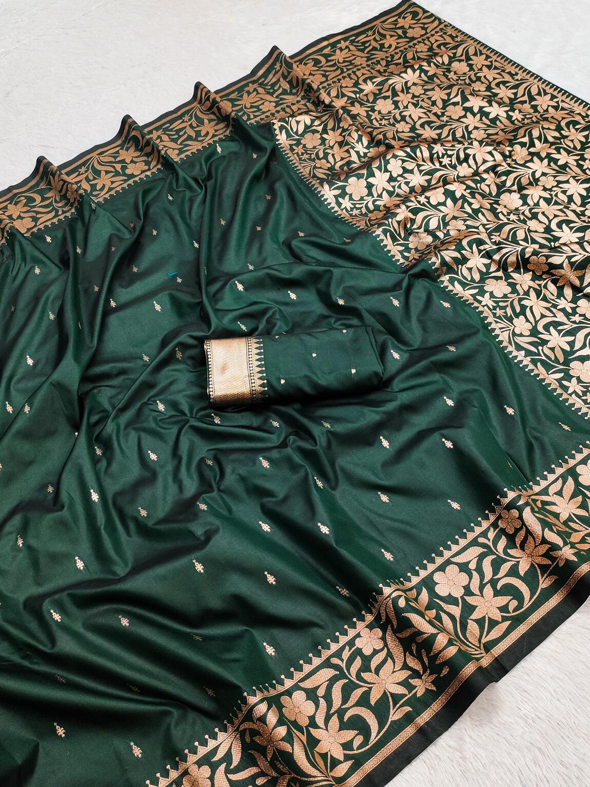 Exquisite Dark Green Soft Banarasi Silk Saree With Desultory Blouse Piece