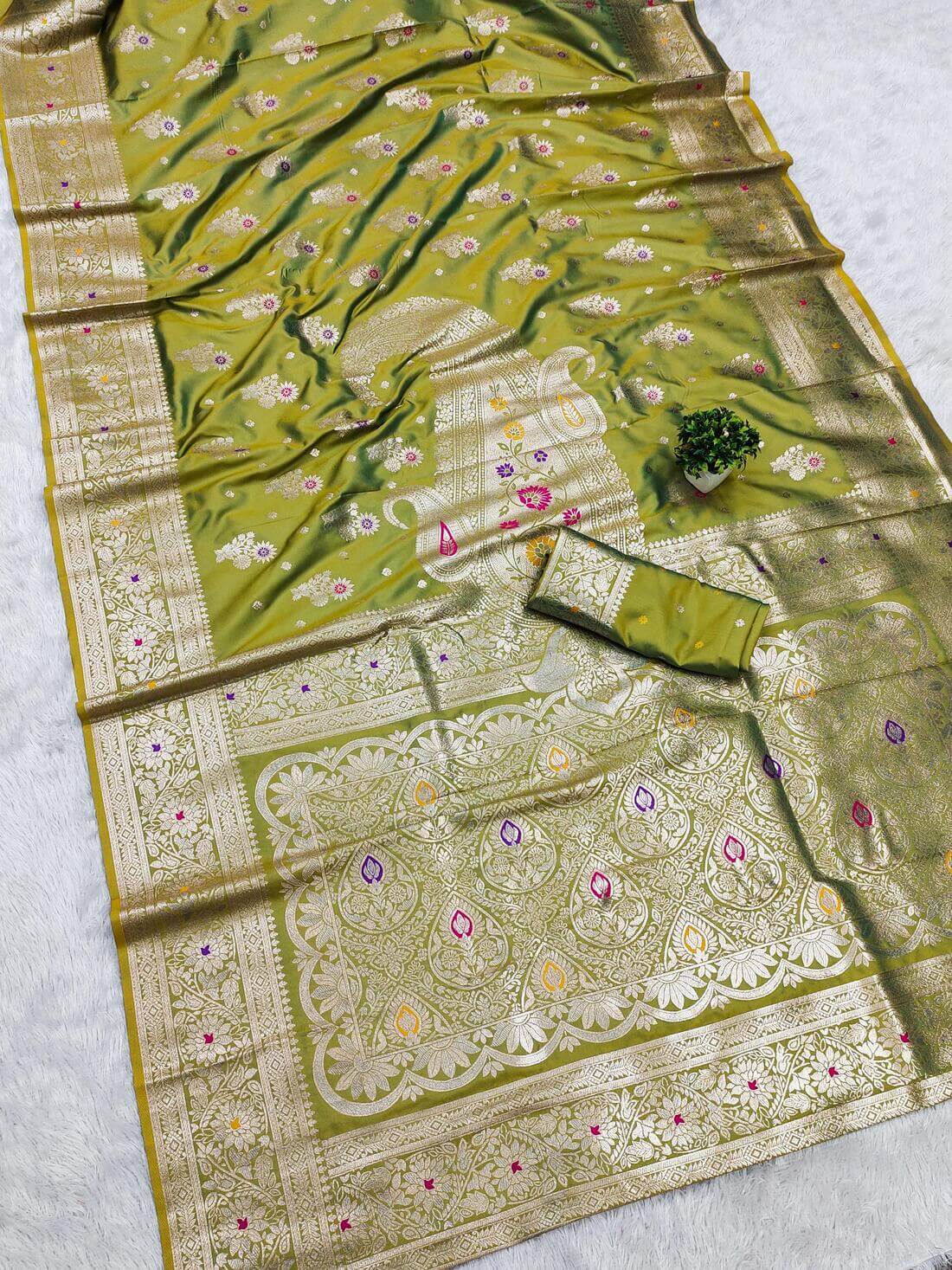Felicitous Mehndi Soft Banarasi Silk Saree With Beleaguer Blouse Piece