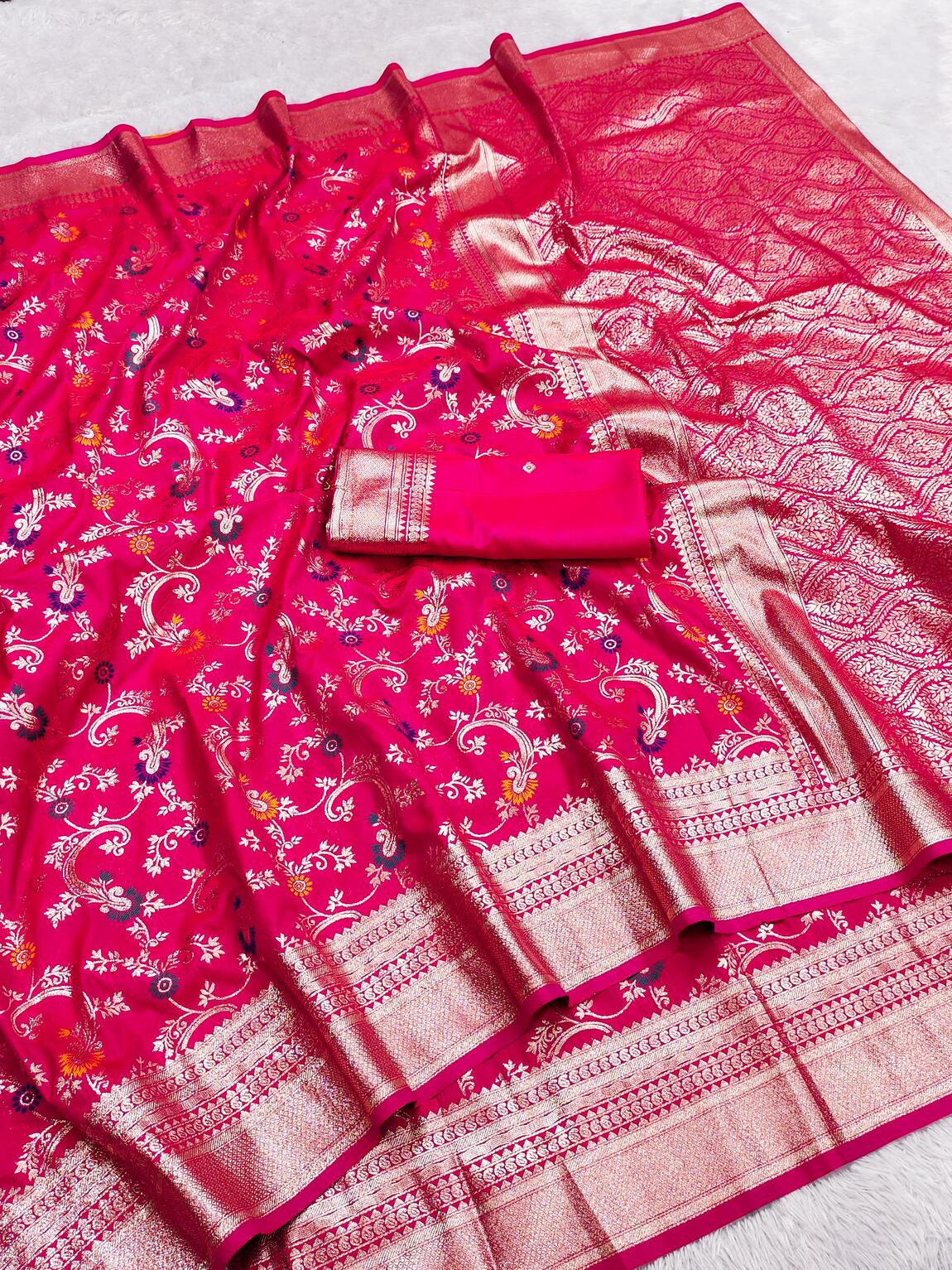 Demanding Dark Pink Soft Banarasi Silk Saree With Ephemeral Blouse Piece