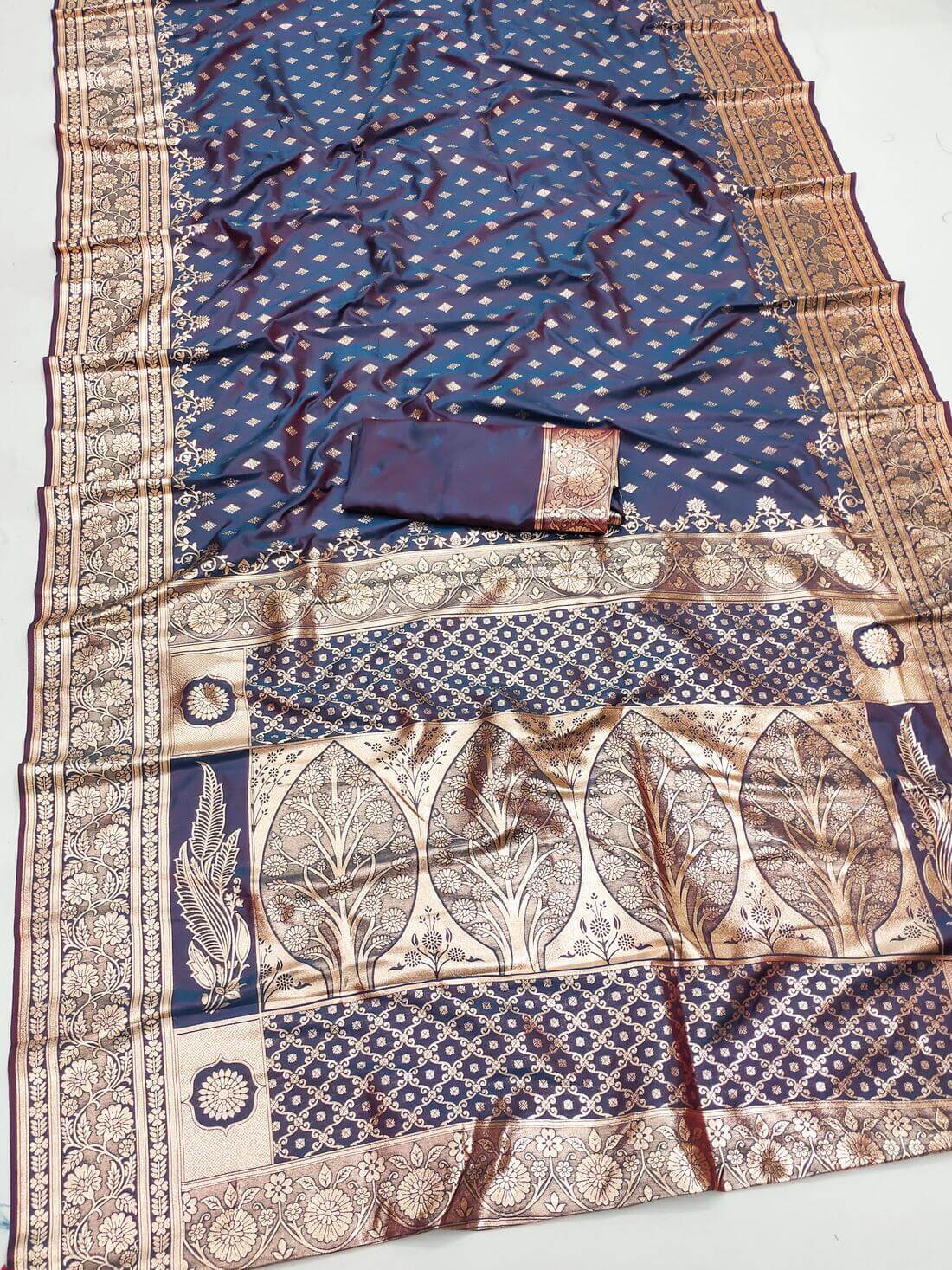 Ornate Grey Soft Banarasi Silk Saree With Tantalizing Blouse Piece