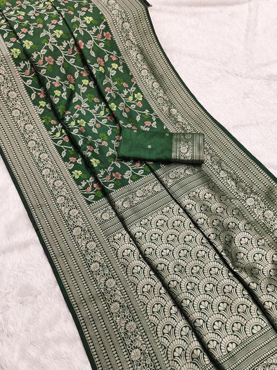Mellifluous Dark Green Soft Banarasi Silk Saree With Lassitude Blouse Piece