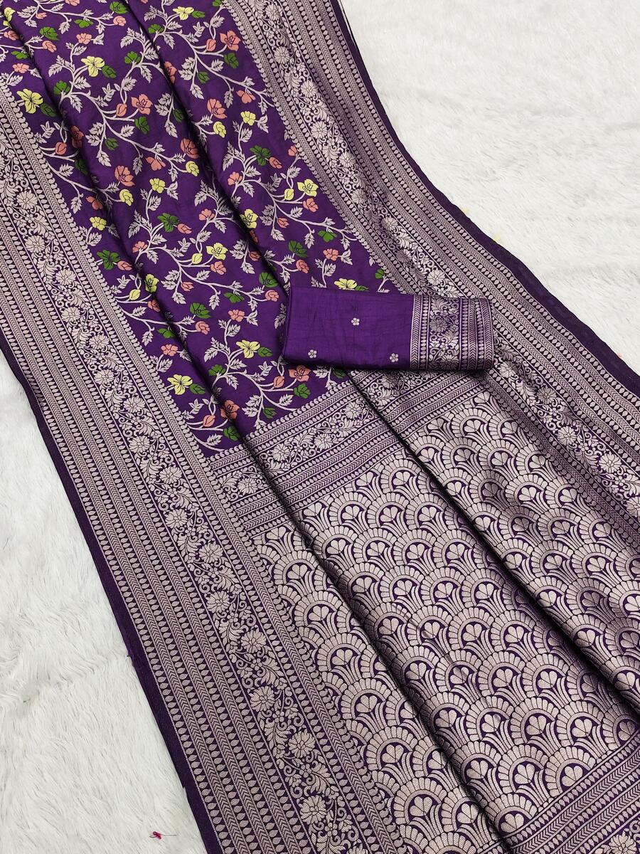 Gossamer Purple Soft Banarasi Silk Saree With Surpassing Blouse Piece