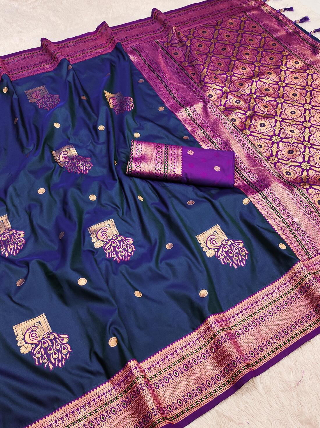 Efflorescence Navy Blue Paithani Silk Saree With Arresting Blouse Piece