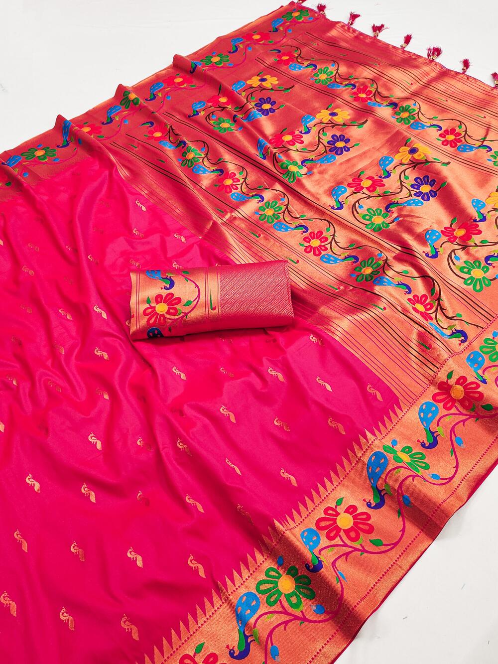 Desiring Dark Pink Paithani Silk Saree With Arresting Blouse Piece