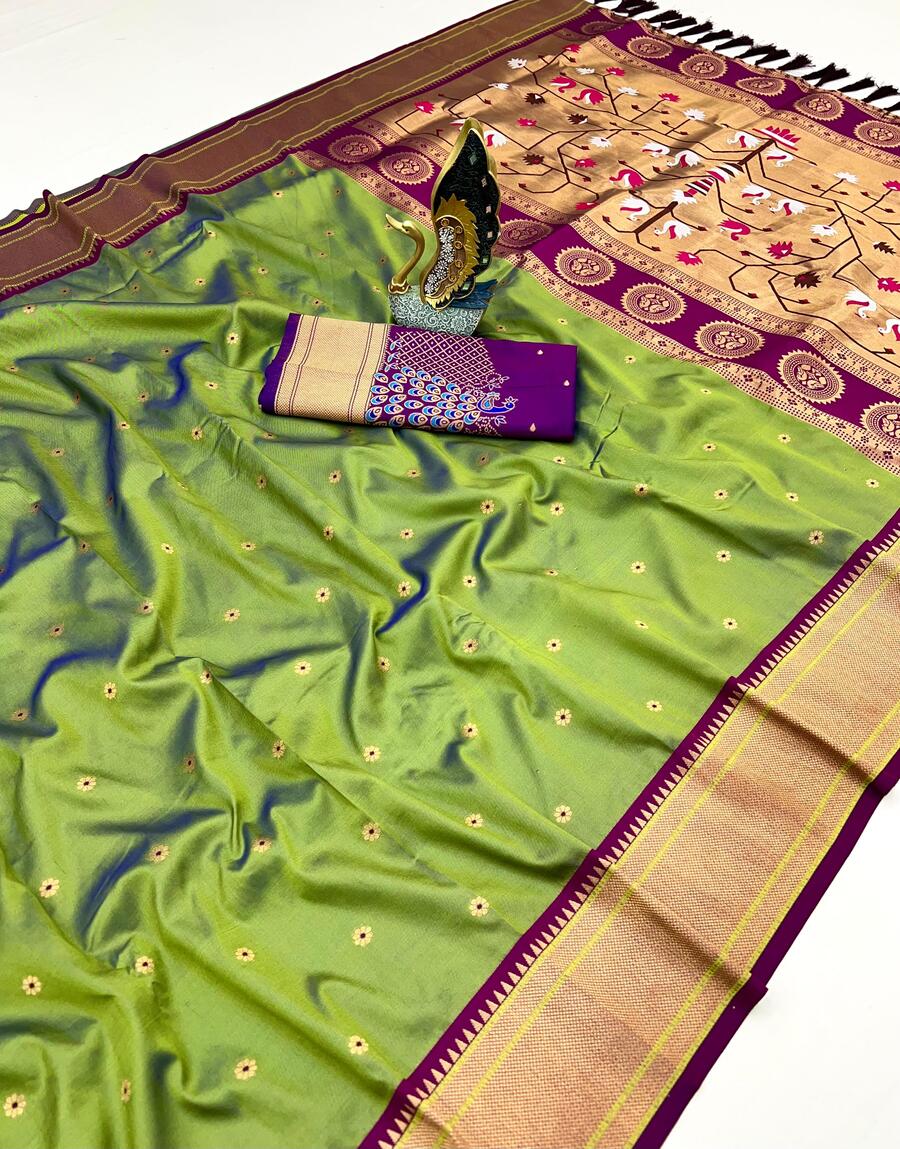 Prominent Green Paithani Silk Saree With Imbrication Blouse Piece