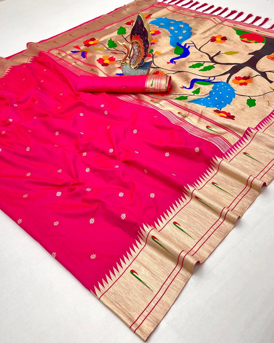 Wonderful Dark Pink Paithani Silk Saree With Tantalizing Blouse Piece