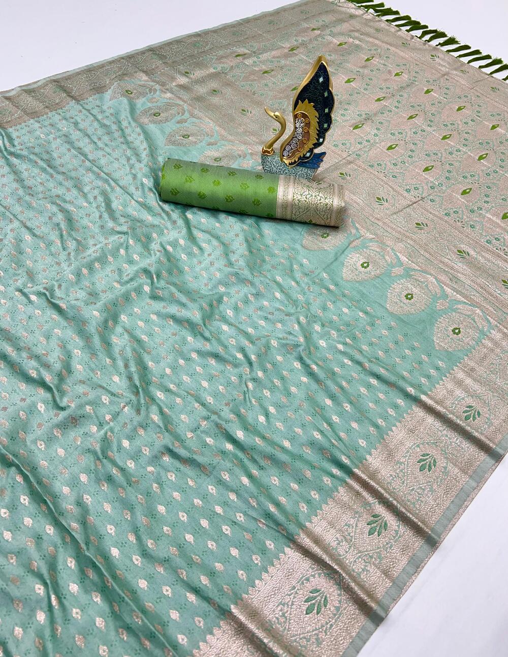 Splendiferous Sea Green Cotton Silk Saree With Ineffable Blouse Piece