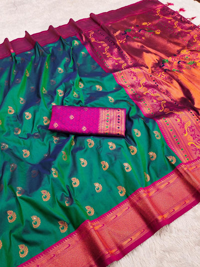 Engrossing Rama Paithani Silk Saree With Arresting Blouse Piece