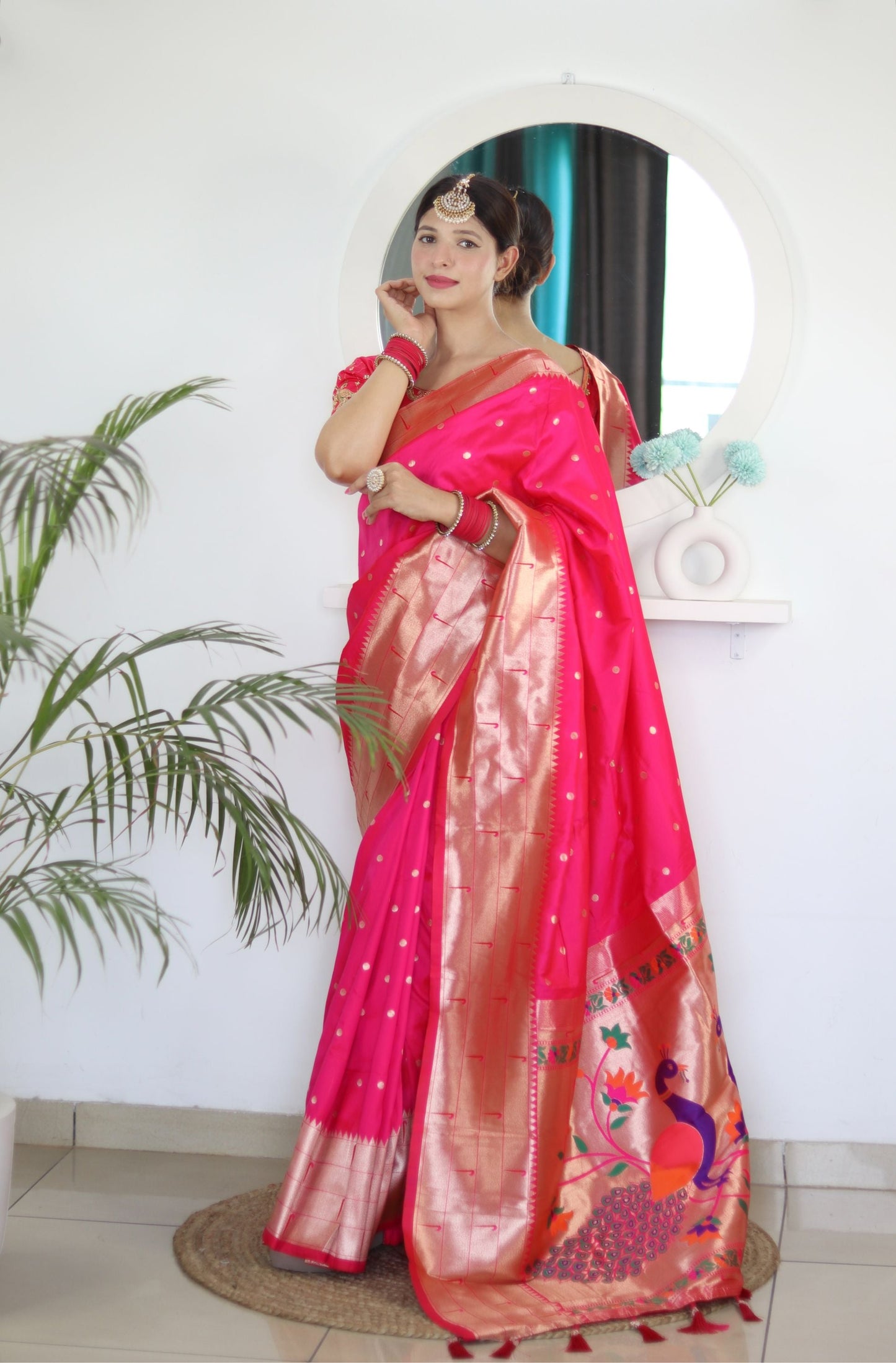 Twirling Dark Pink Paithani Silk Saree With Jazzy Blouse Piece