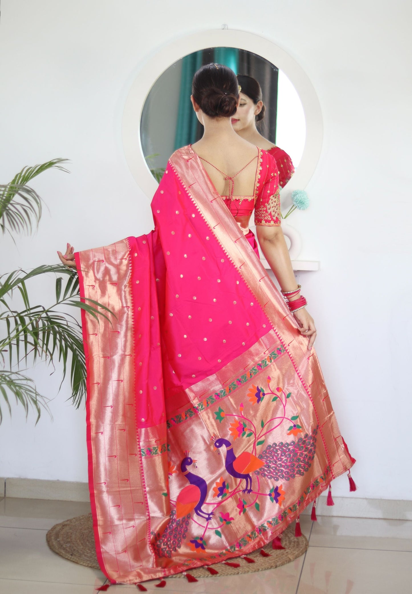 Twirling Dark Pink Paithani Silk Saree With Jazzy Blouse Piece