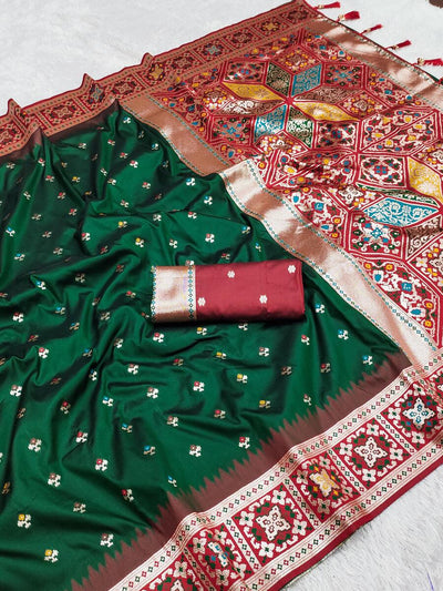 Enticing Dark Green Soft Banarasi Silk Saree With Preferable Blouse Piece