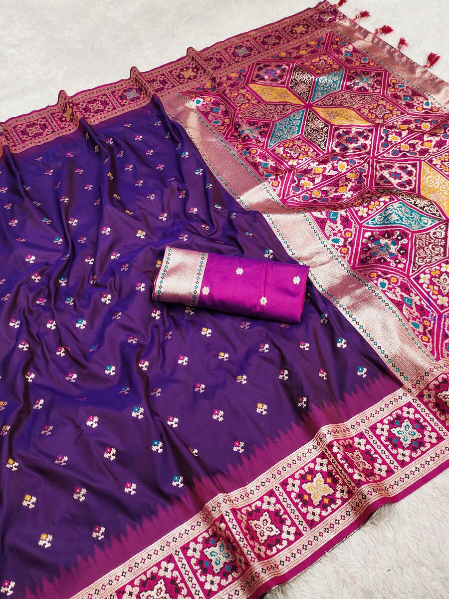Stunning Purple Soft Banarasi Silk Saree With Adorning Blouse Piece