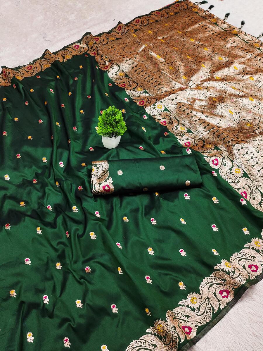 Glowing Dark Green Soft Banarasi Silk Saree With Delightful Blouse Piece